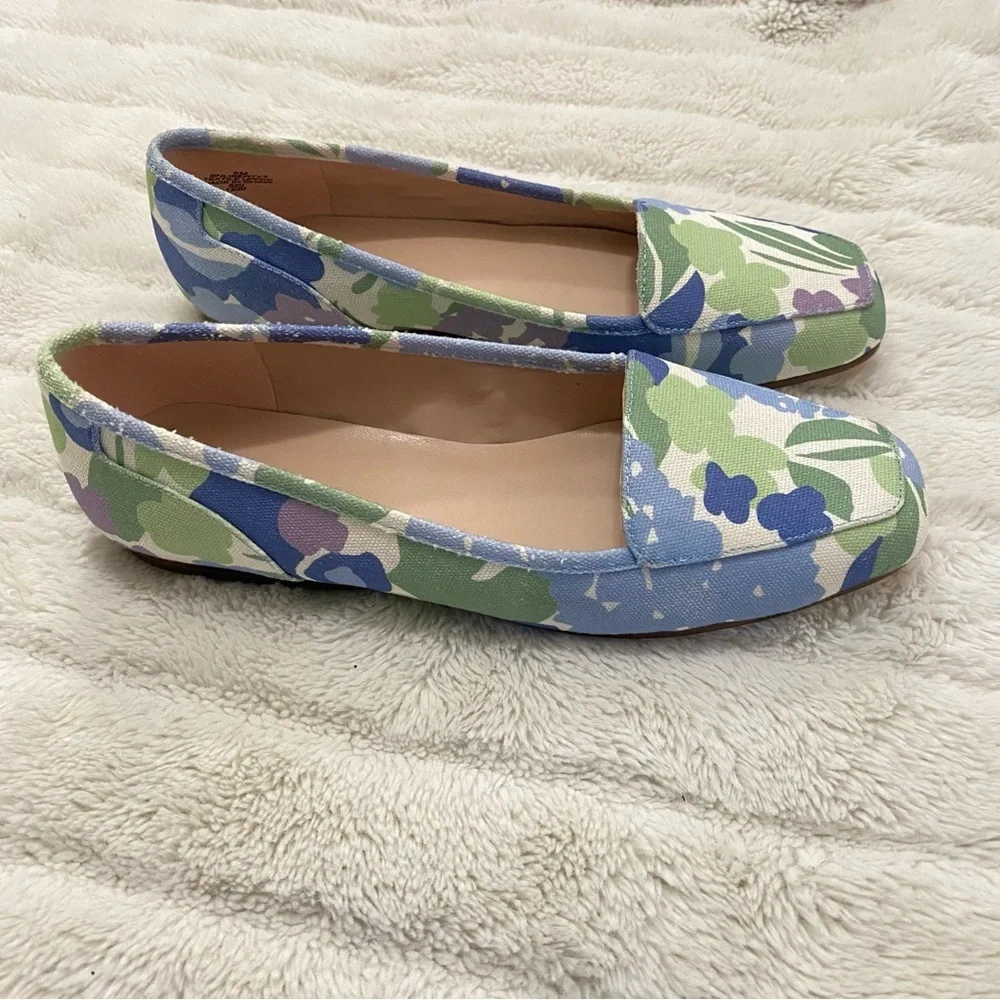 Bandolino Blue and Green Floral Loafers Size 8